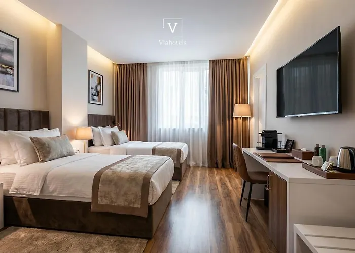 Vh Eurostar Center 2 Congress & 4* טיראנה