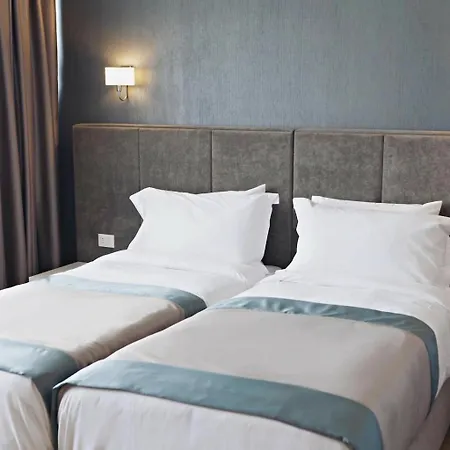 מלון Vh Eurostar Center 2 Congress & 4*